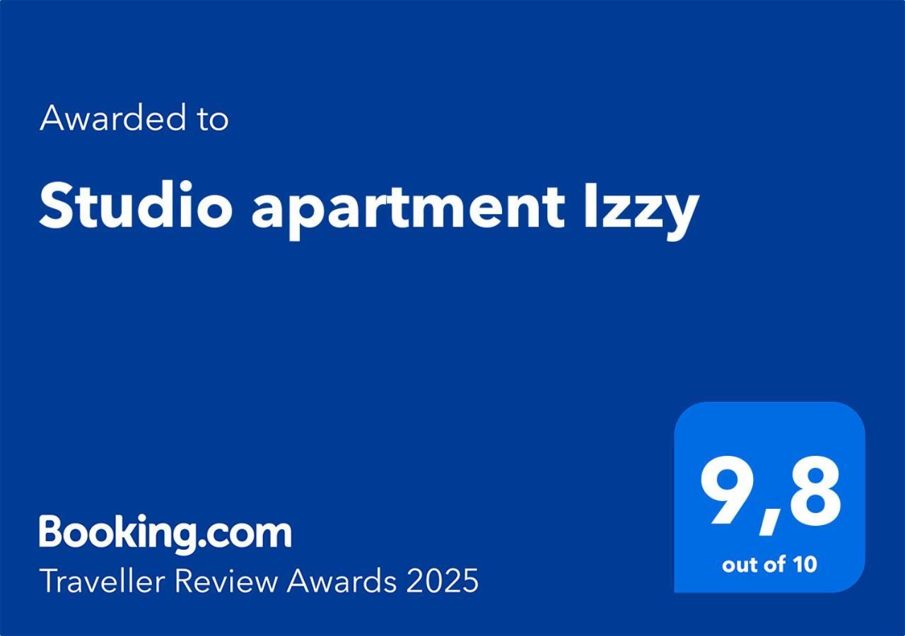 Studio Apartment Izzy Kaštela Eksteriør billede